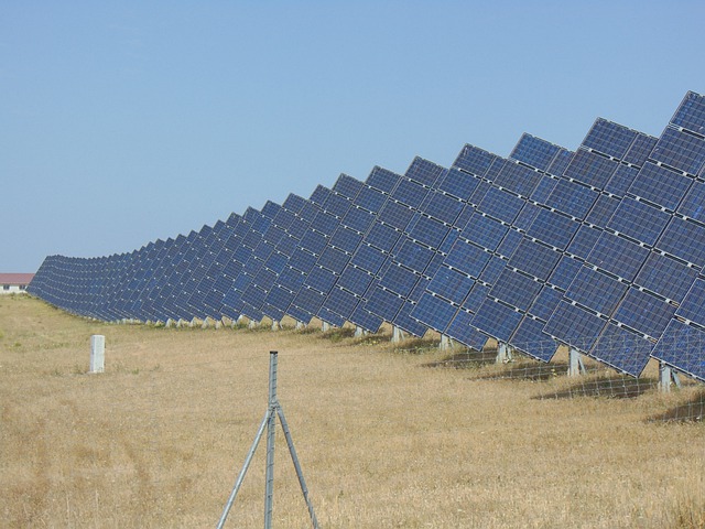 solar-panels-2447705_640