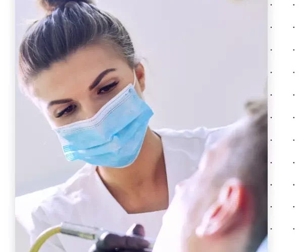 Poprawa stanu jamy ustnej z chirurgiem stomatologicznym w Warszawie