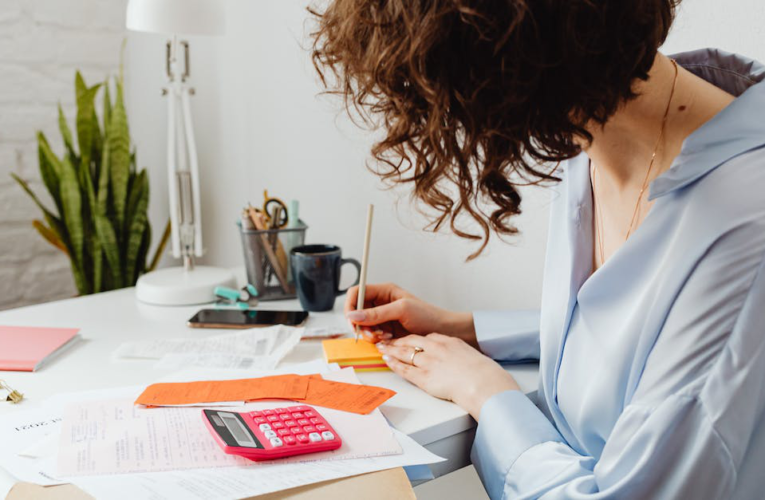 Jak efektywnie wykorzystać kalkulator wynagrodzeń do planowania finansowego i ustalania odpowiedniej wysokości zarobków
