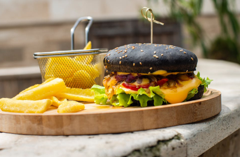 Mcdonald – kulisy sukcesu globalnej sieci fast foodów